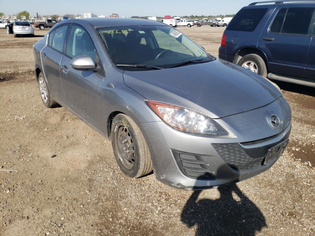 MAZDA 3 I 2010 with VIN JM1BL1SF8A1329256 - Photo from auction