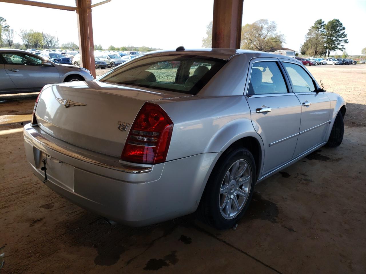 Photo 4 from auction – 2005 CHRYSLER 300C with VIN 2C3JA63HX5H519988