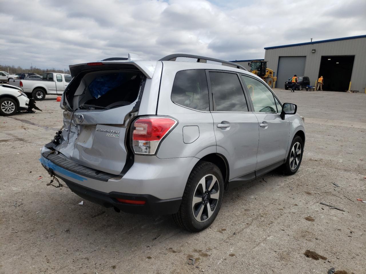 Photo 4 from auction – 2017 SUBARU FORESTER 2 with VIN JF2SJARC9HH430164