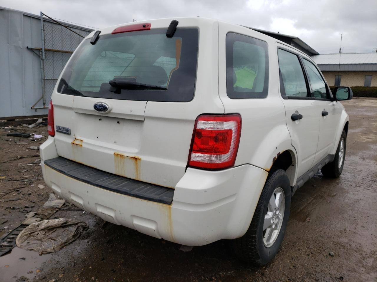 Photo 4 from auction – 2009 FORD ESCAPE XLS with VIN 1FMCU02709KA62491