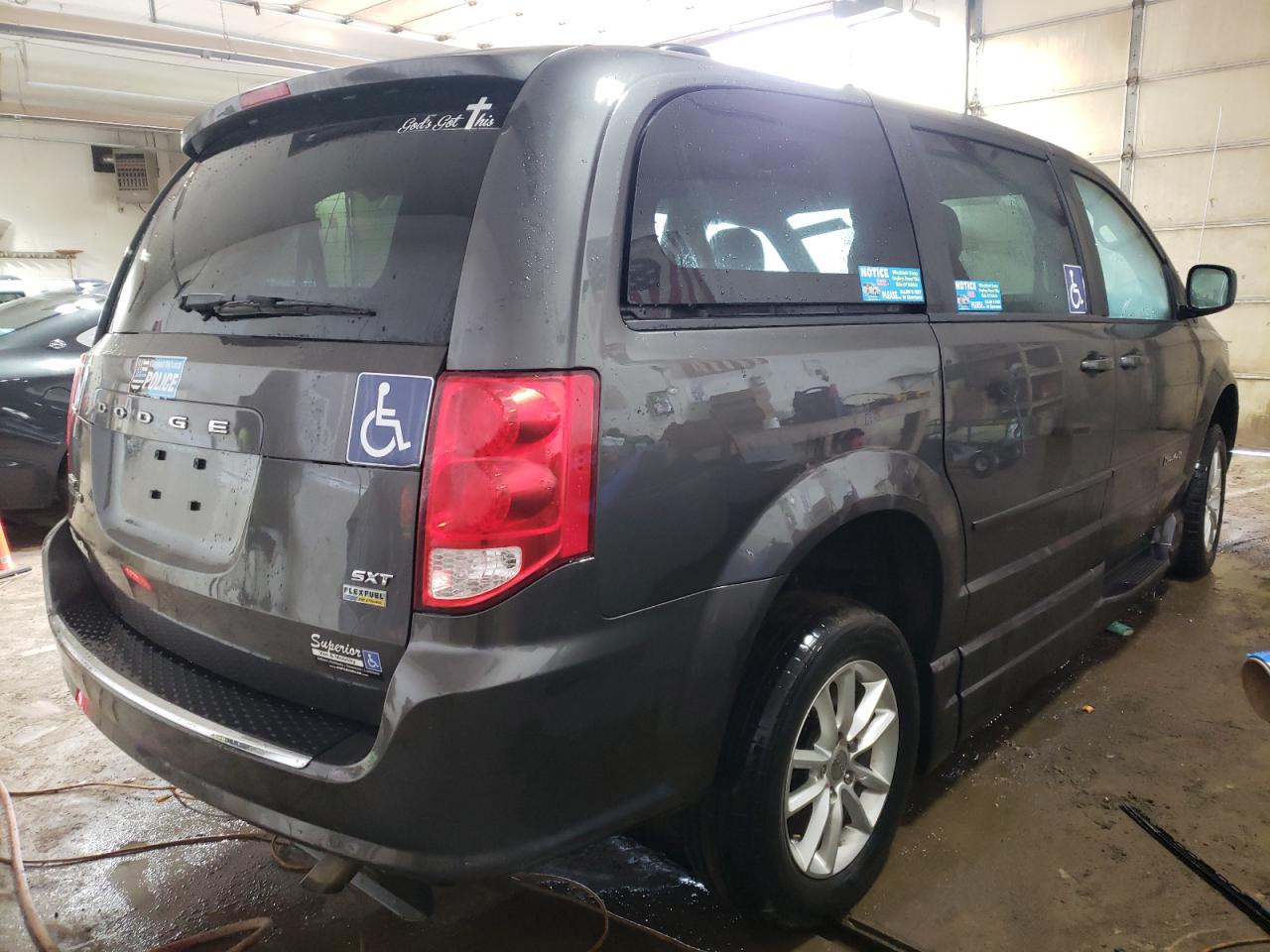Photo 4 from auction – 2016 DODGE GRAND CARA with VIN 2C4RDGCGXGR321864