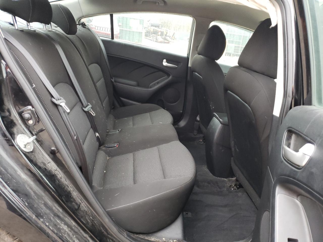 Photo 6 from auction – 2017 KIA FORTE LX with VIN 3KPFK4A71HE125390