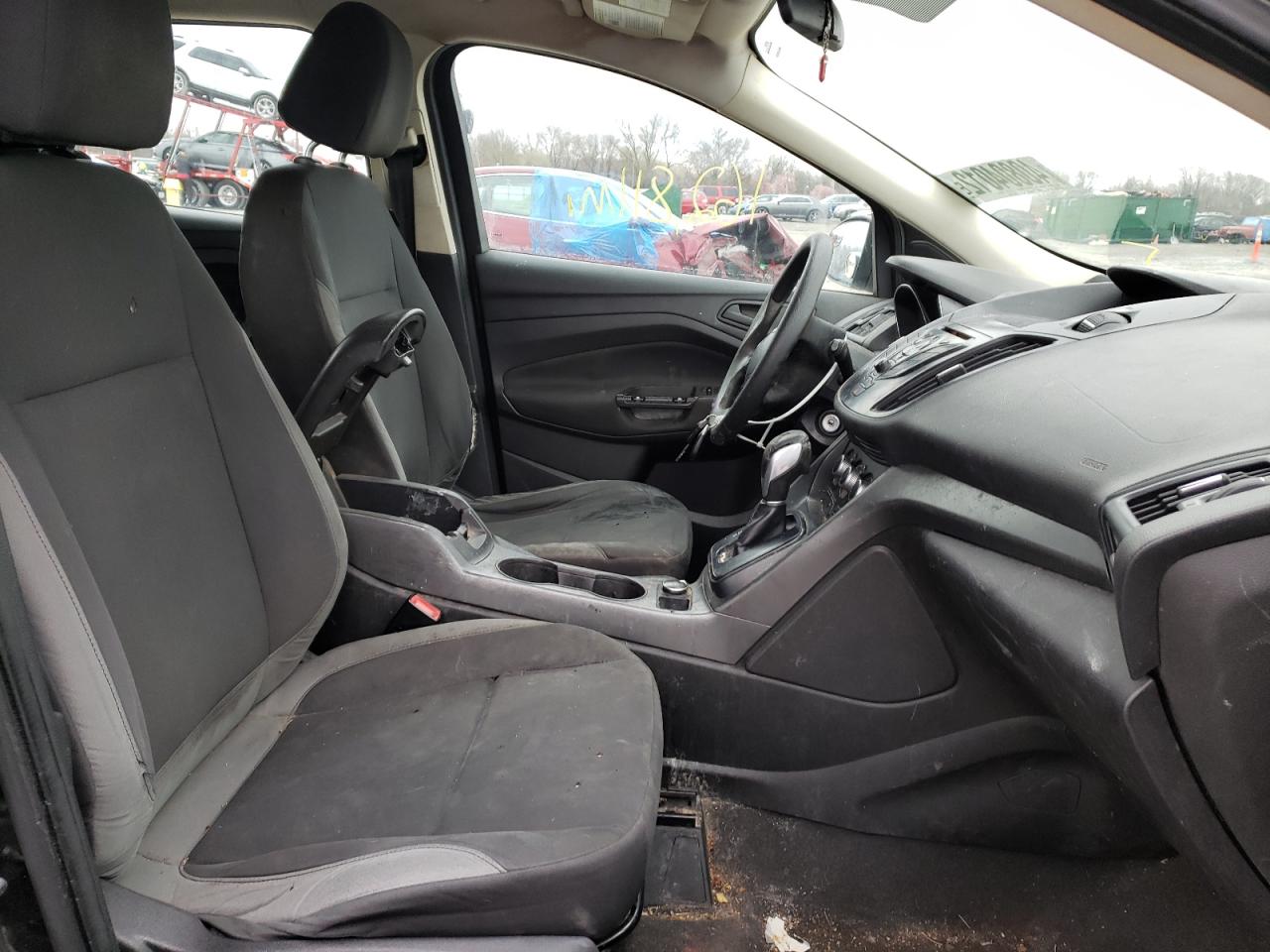 Photo 5 from auction – 2013 FORD ESCAPE S with VIN 1FMCU0F75DUA53034