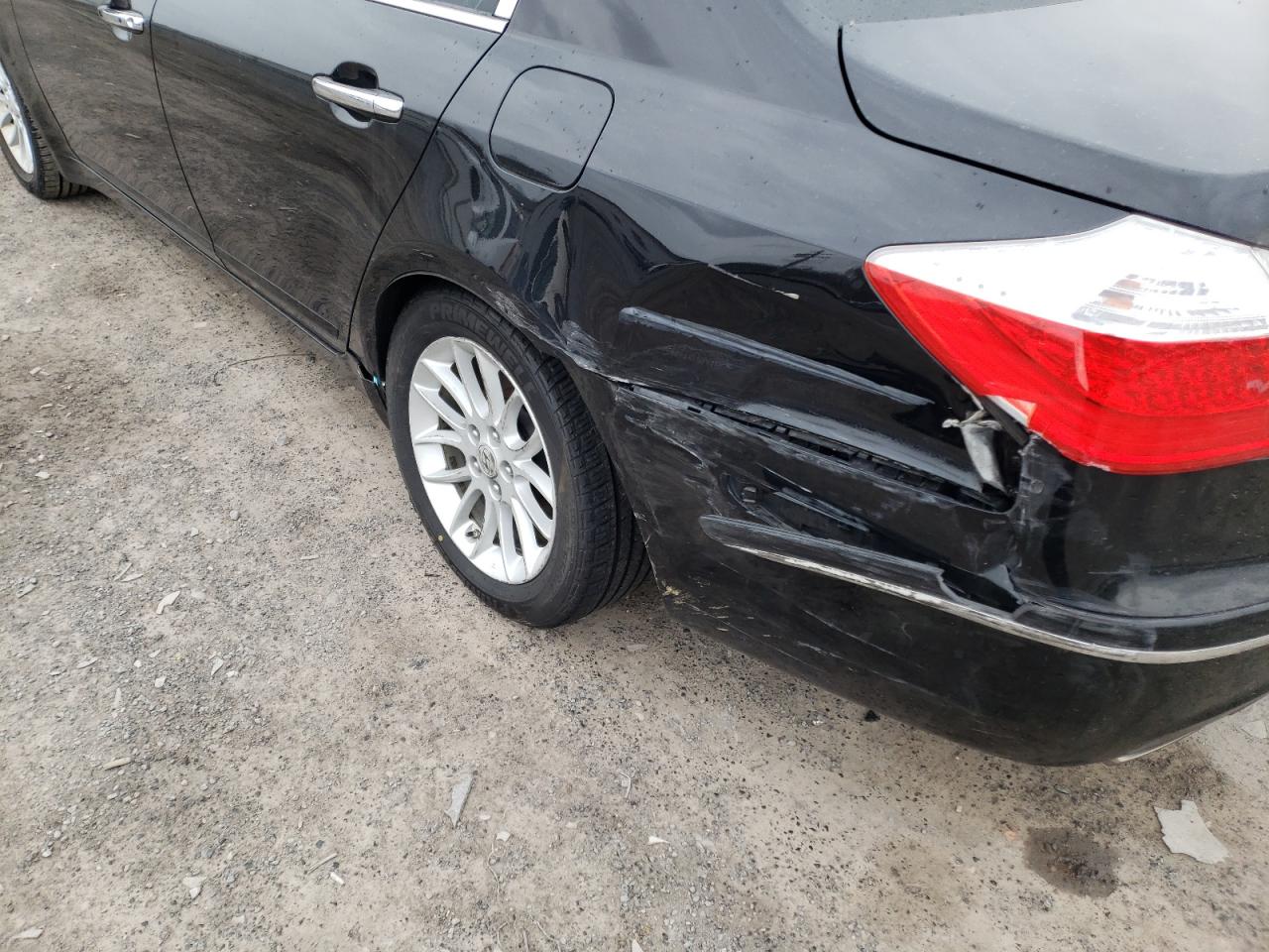 Photo 9 from auction – 2011 HYUNDAI GENESIS 3. with VIN KMHGC4DE9BU141546