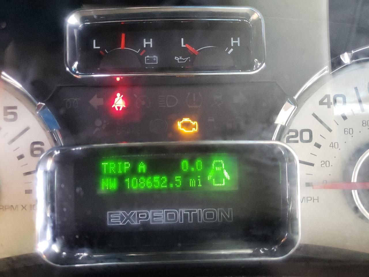 Photo 8 from auction – 2014 FORD EXPEDITION with VIN 1FMJU1J51EEF07214