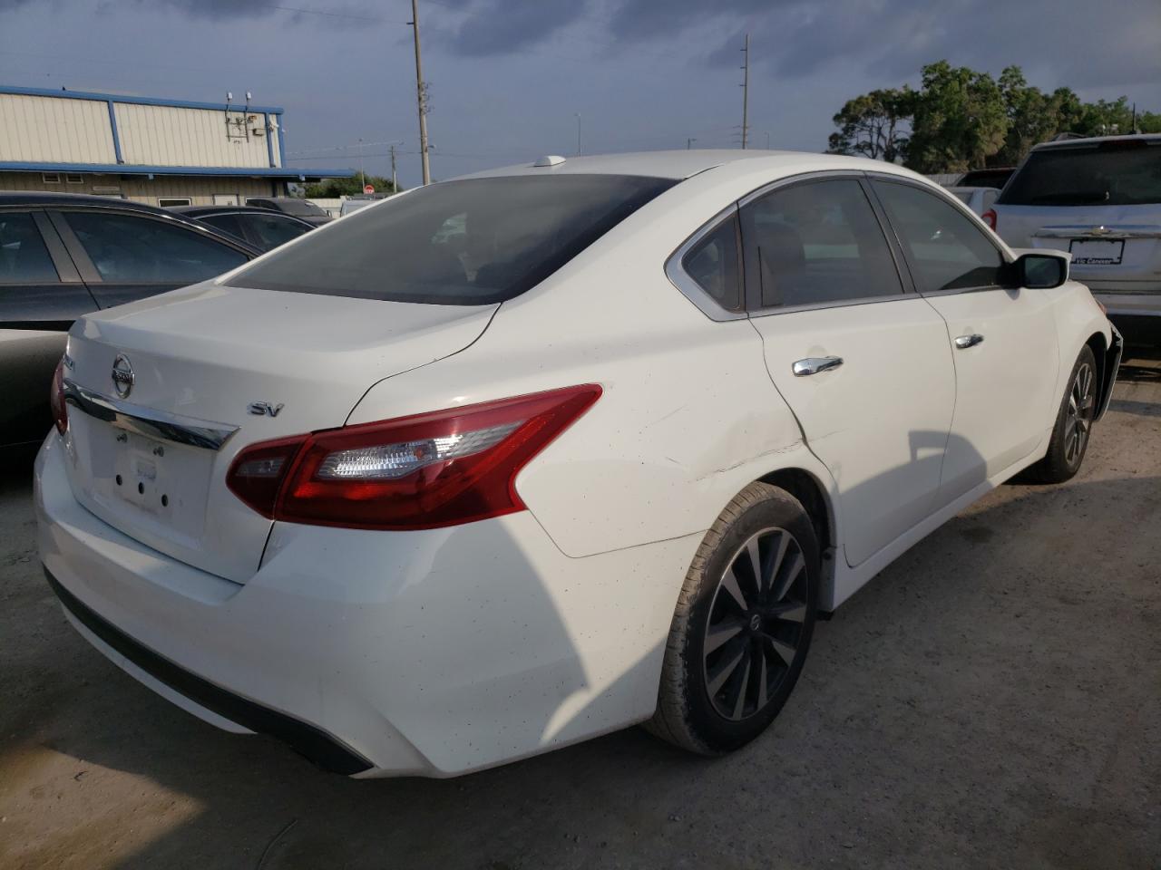 Photo 4 from auction – 2018 NISSAN ALTIMA 2.5 with VIN 1N4AL3AP8JC260970