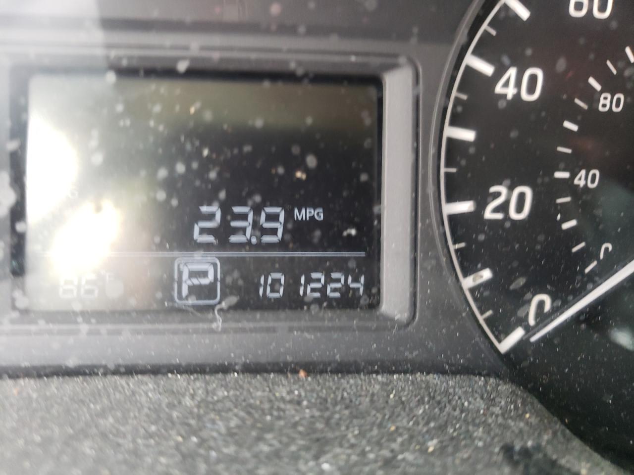 Photo 8 from auction – 2017 NISSAN SENTRA S with VIN 3N1AB7AP1HY378061