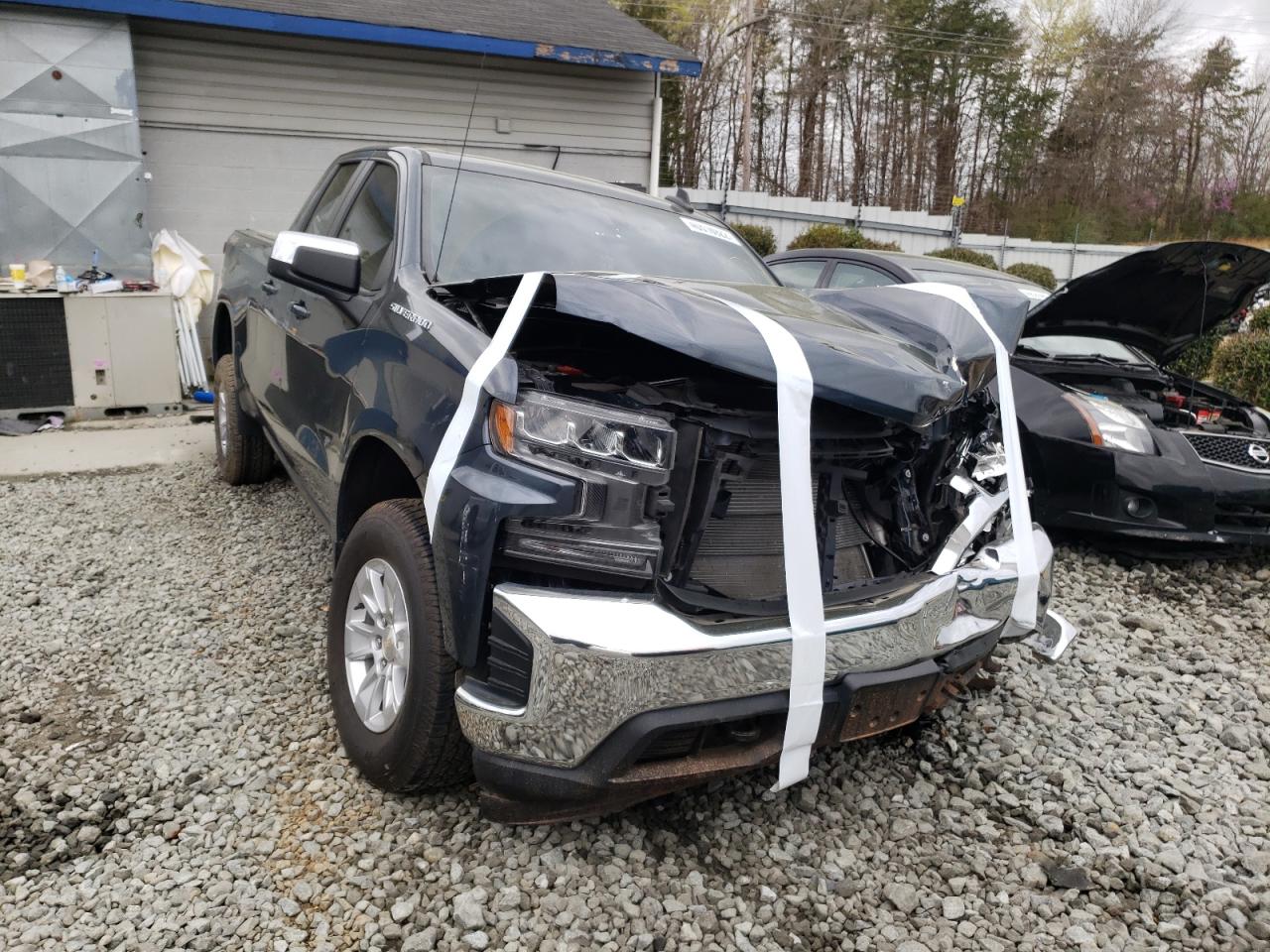 CHEVROLET SILVERADO 2020 with VIN 1GCRYDED8LZ168990 - Photo from auction