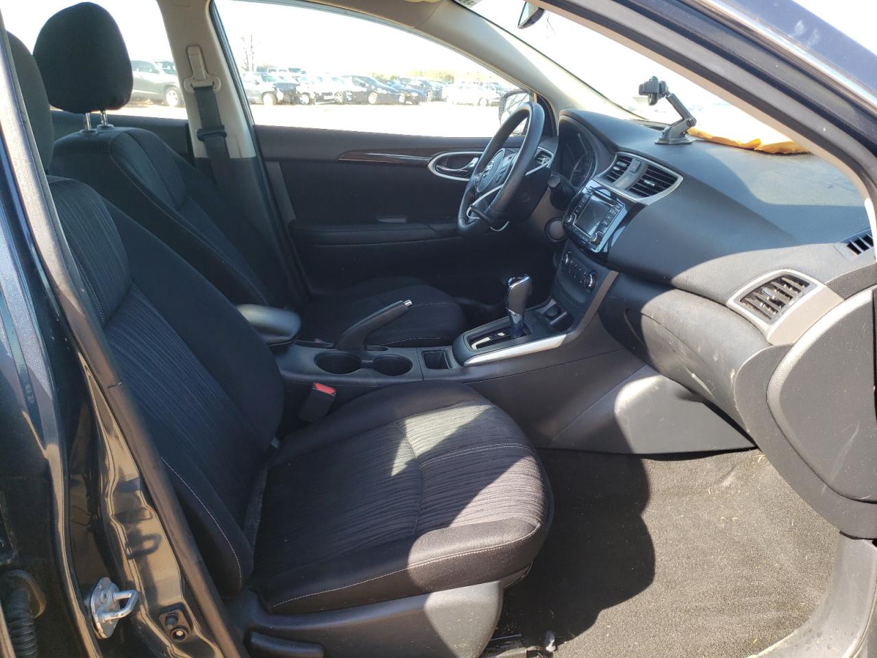 Photo 5 from auction – 2016 NISSAN SENTRA S with VIN 3N1AB7AP6GL683681