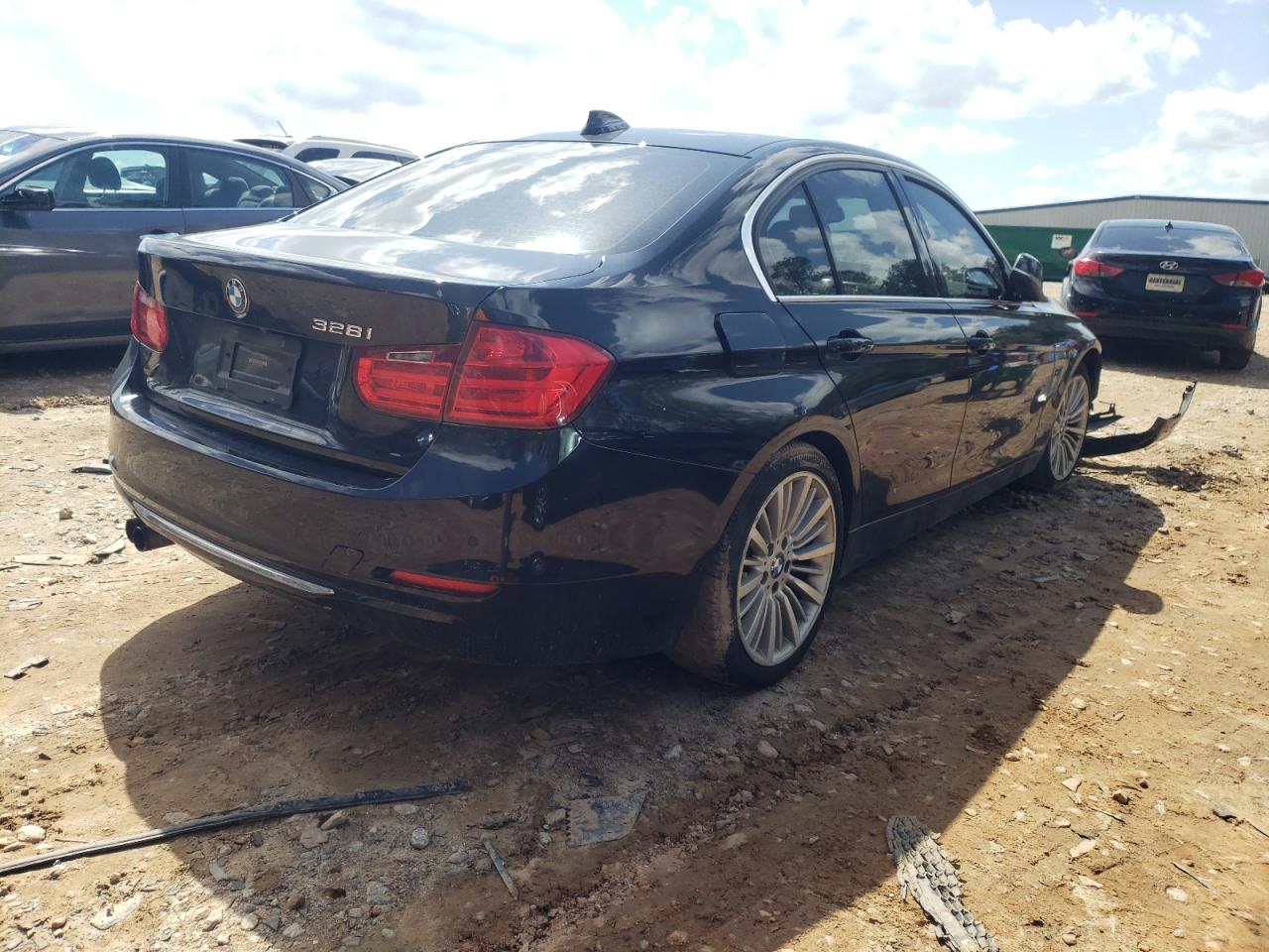 Photo 4 from auction – 2012 BMW 328 I with VIN WBA3A5C57CF256309