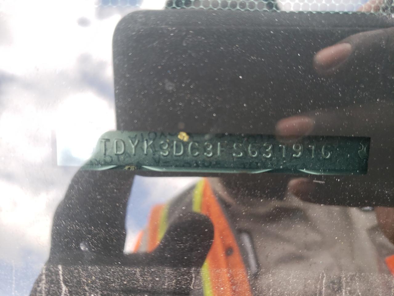 Photo 10 from auction – 2015 TOYOTA SIENNA XLE with VIN 5TDYK3DC3FF631916