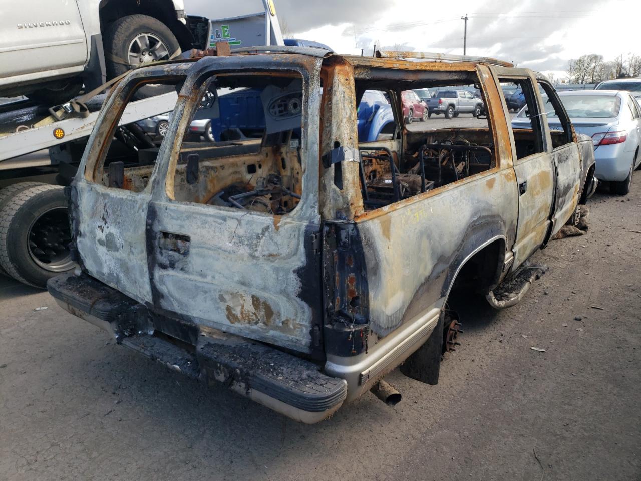 Photo 4 from auction – 1996 CHEVROLET SUBURBAN K with VIN 1GNFK16RXTJ424971