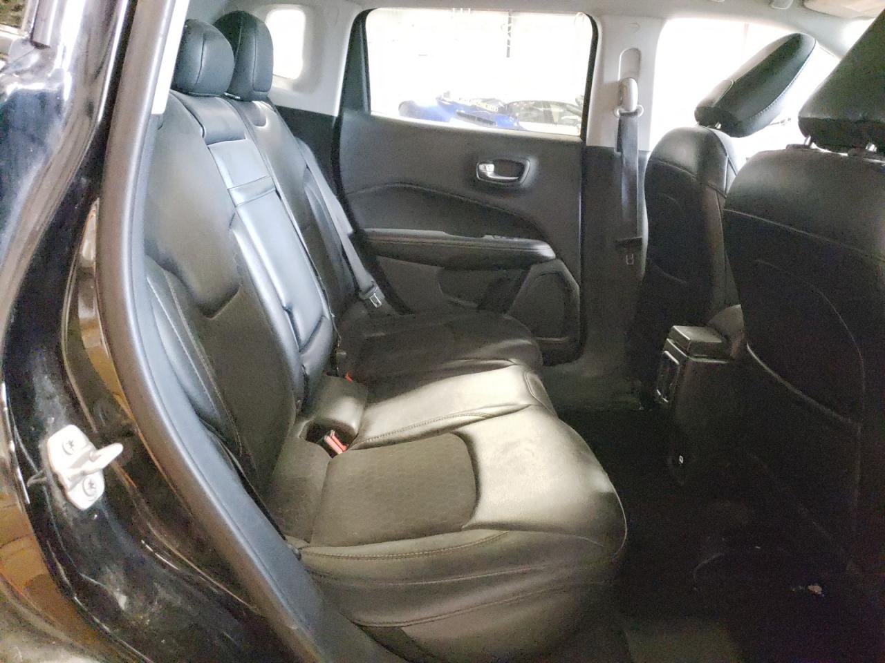 Photo 6 from auction – 2018 JEEP COMPASS LA with VIN 3C4NJDBBXJT199734