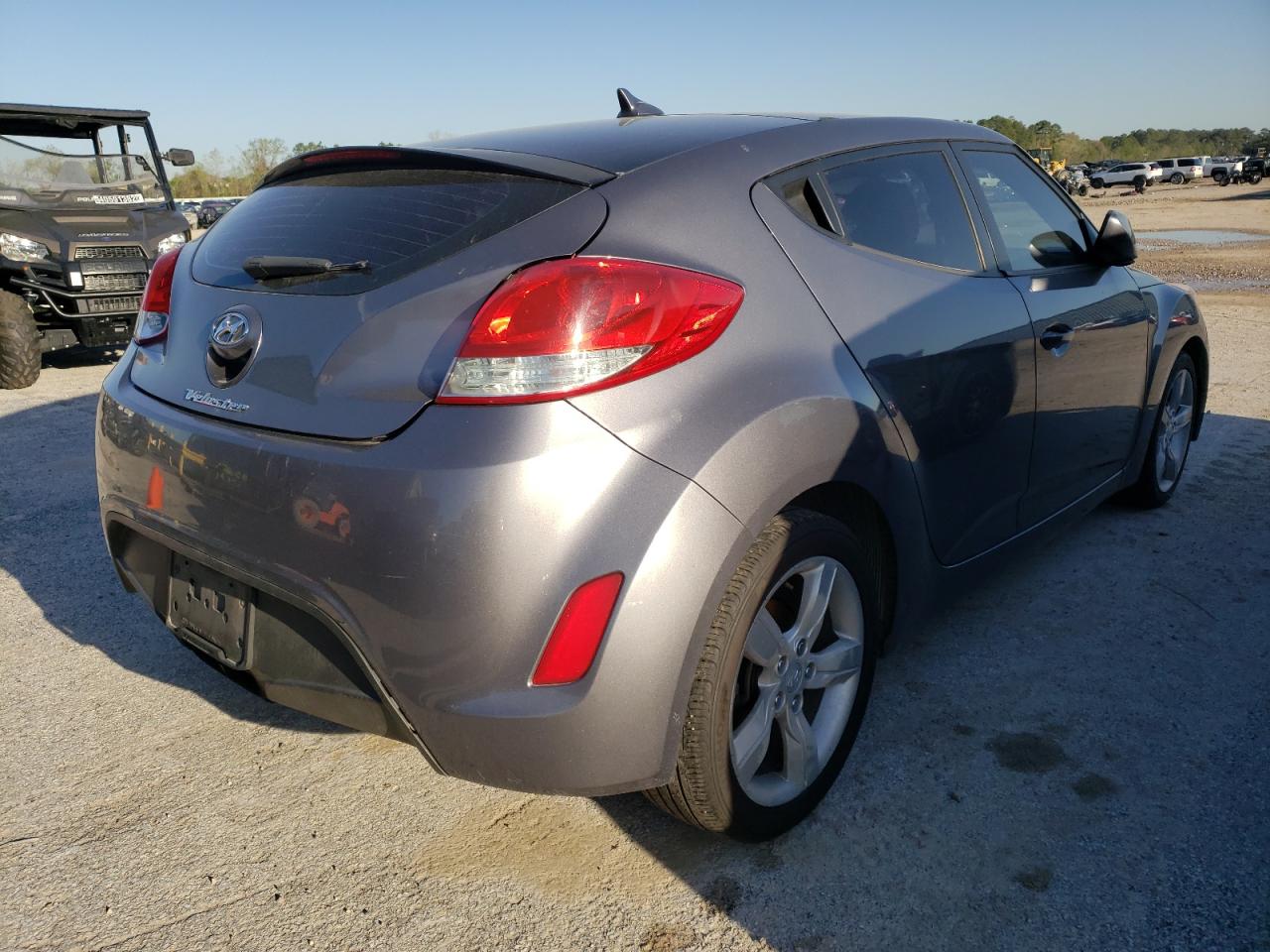 Photo 4 from auction – 2013 HYUNDAI VELOSTER with VIN KMHTC6AD4DU118586