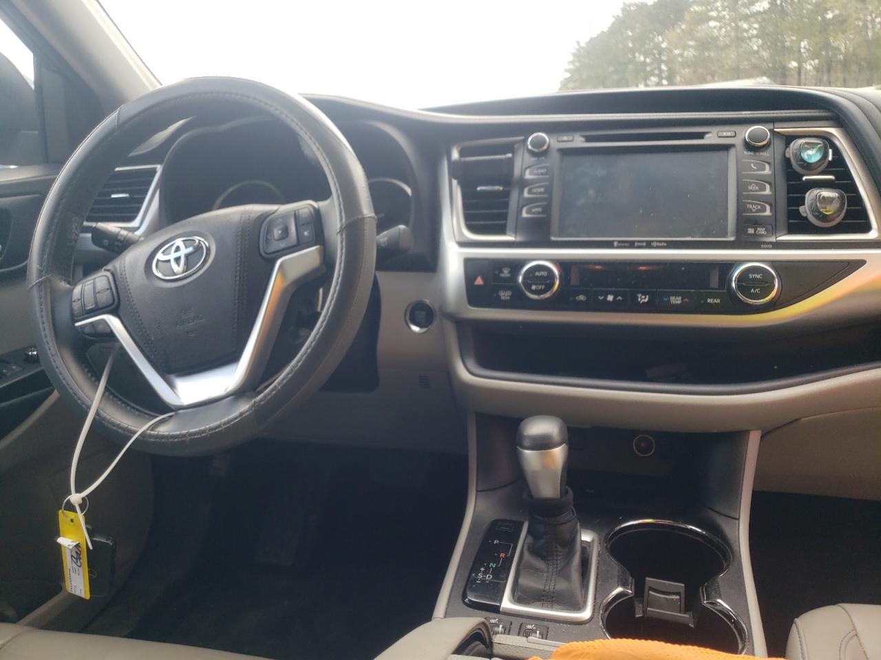 Photo 9 from auction – 2016 TOYOTA HIGHLANDER with VIN 5TDKKRFH5GS164596
