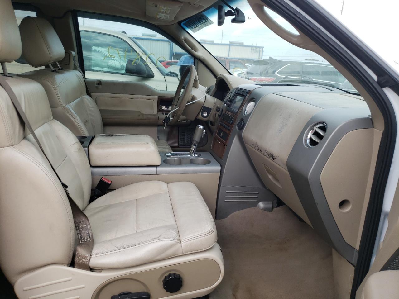 Photo 5 from auction – 2004 FORD F150 with VIN 1FTPX12544NA82820