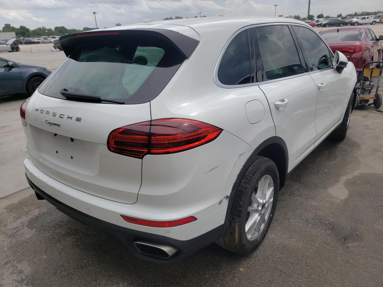 Photo 4 from auction – 2016 PORSCHE CAYENNE with VIN WP1AA2A22GKA11107