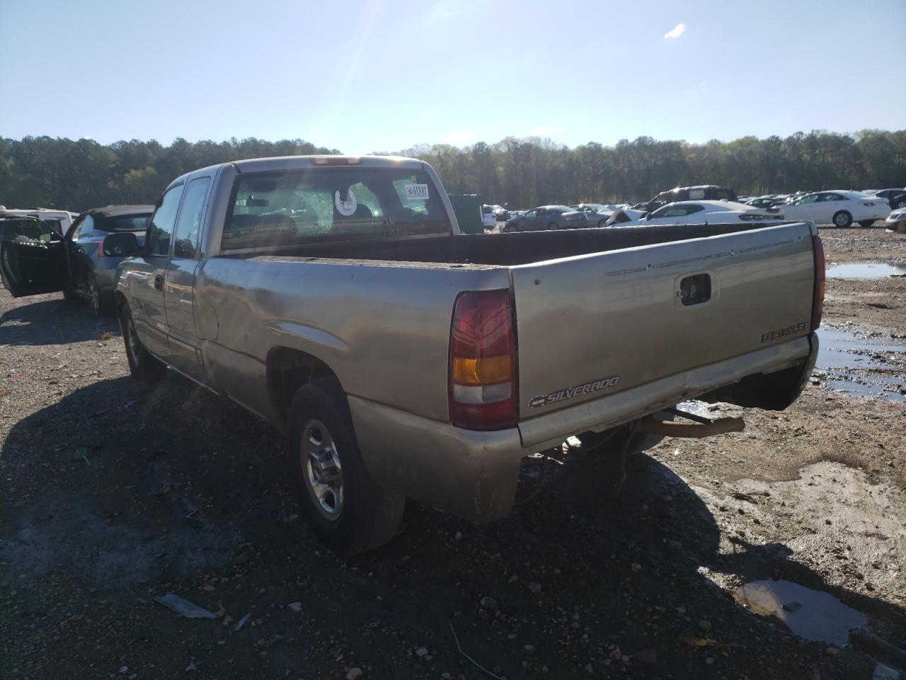 Photo 3 from auction – 2002 CHEVROLET SILVERADO with VIN 1GCEC19V32E109334
