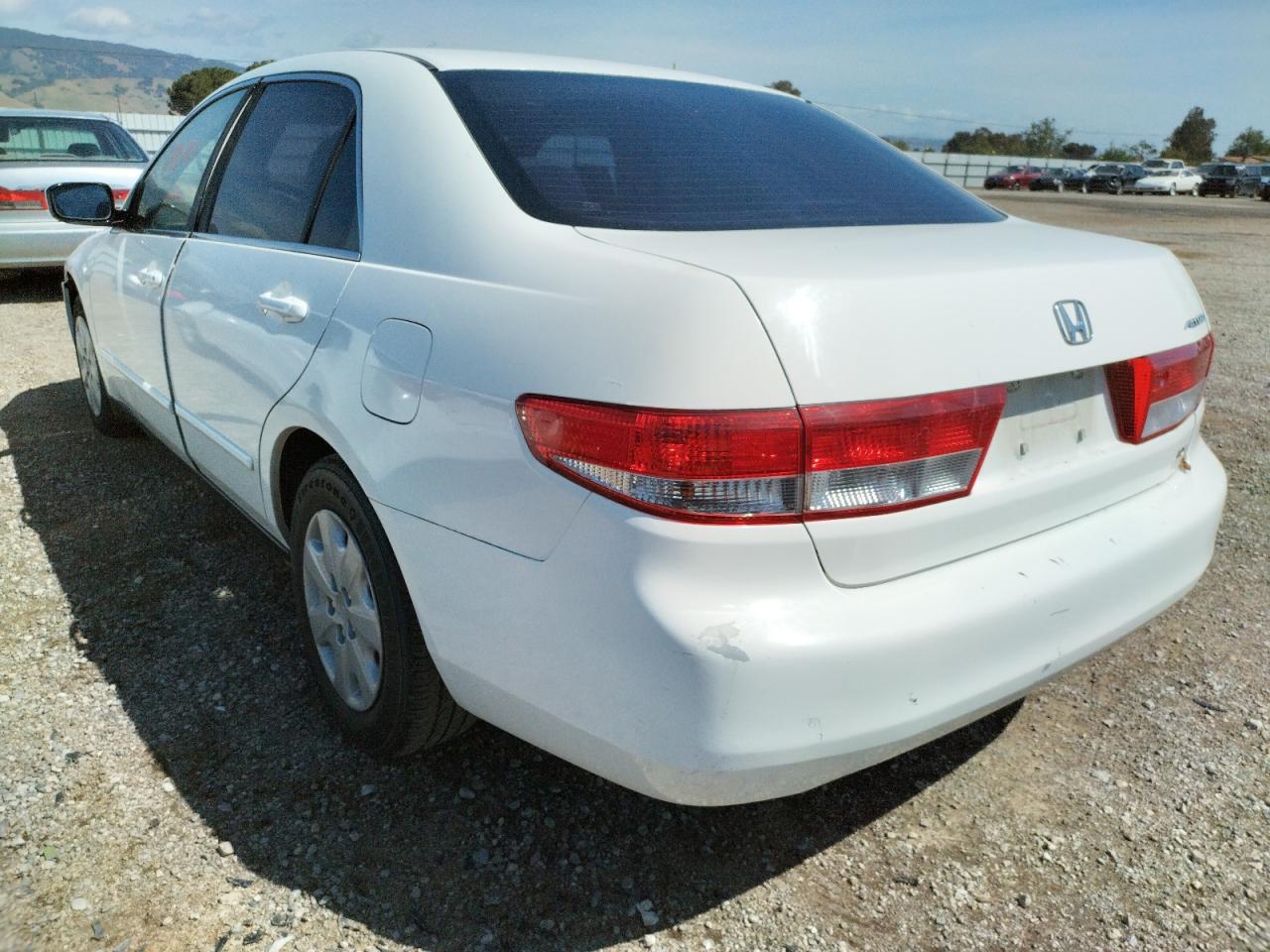 Photo 3 from auction – 2003 HONDA ACCORD LX with VIN JHMCM56303C064153