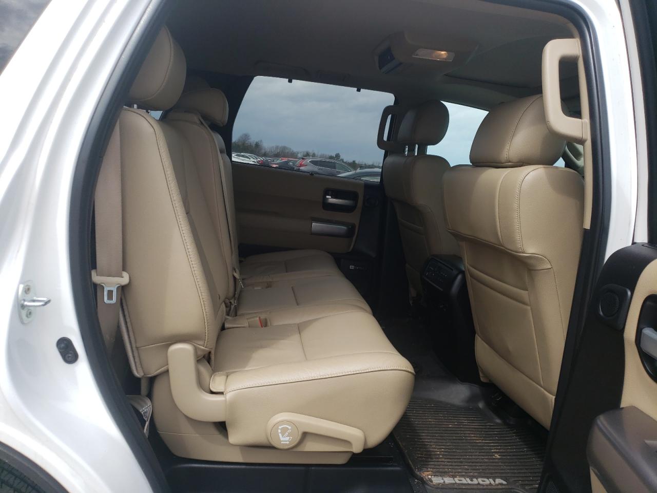 Photo 6 from auction – 2018 TOYOTA SEQUOIA LI with VIN 5TDJY5G14JS161409