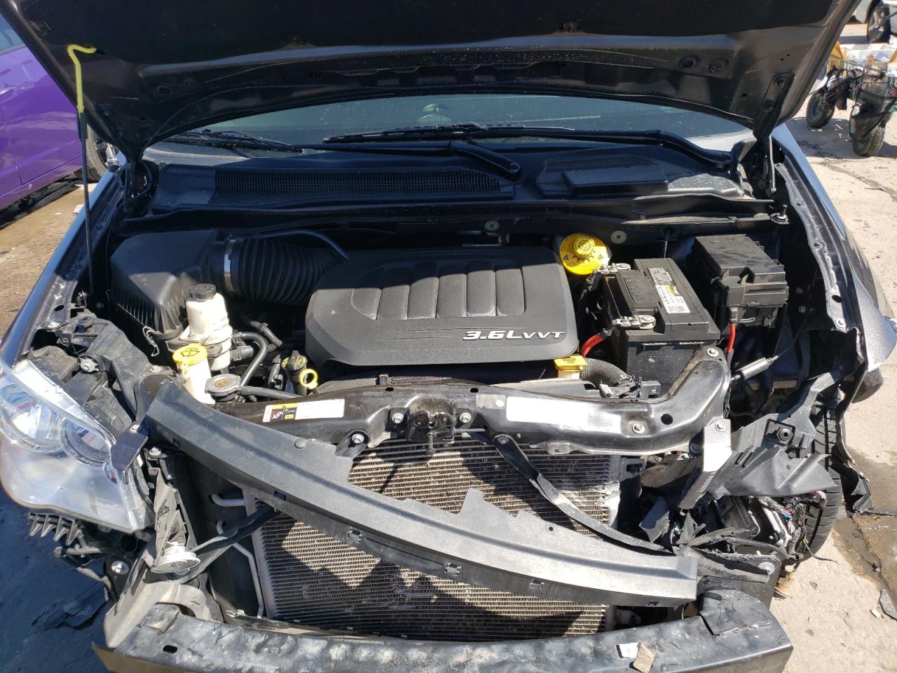 Photo 7 from auction – 2016 CHRYSLER TOWN & COU with VIN 2C4RC1CG2GR269680