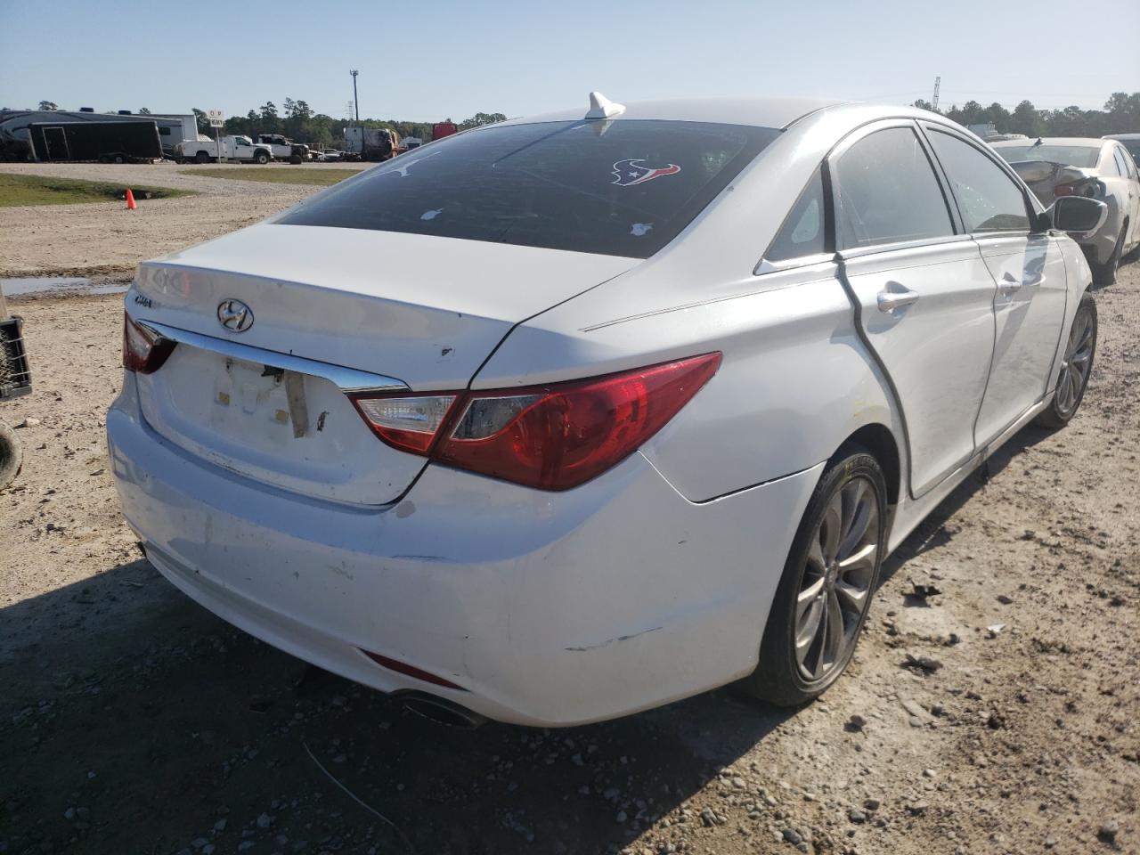 Photo 4 from auction – 2011 HYUNDAI SONATA SE with VIN 5NPEC4AC2BH301761