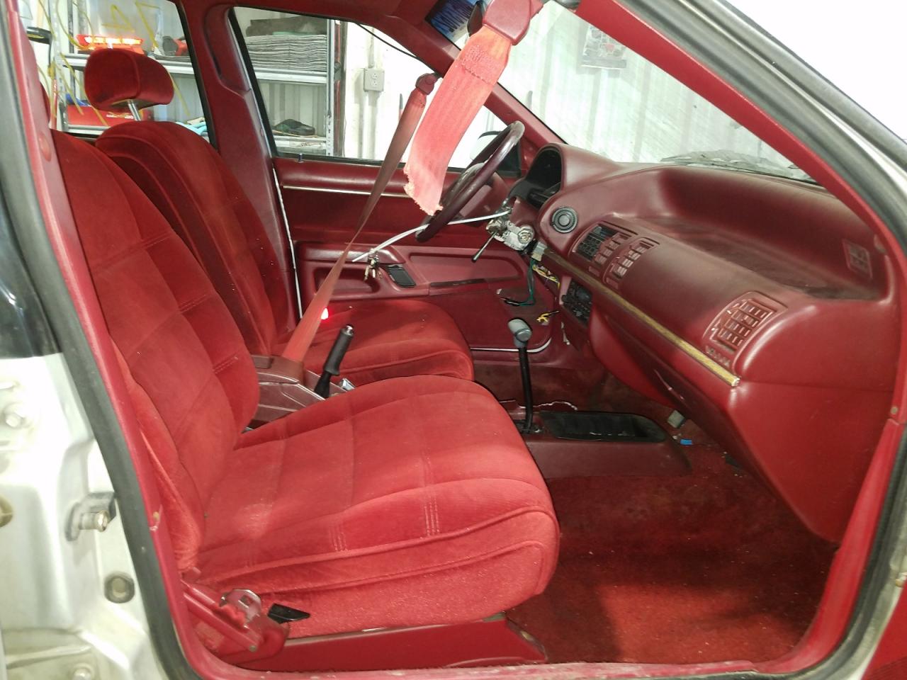 Photo 5 from auction – 1989 FORD TEMPO with VIN 1FAPP39S7KK219583