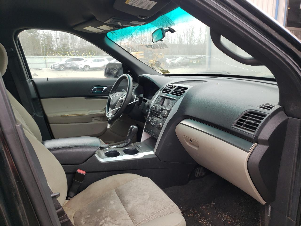 Photo 5 from auction – 2011 FORD EXPLORER with VIN 1FMHK8B88BGA34403