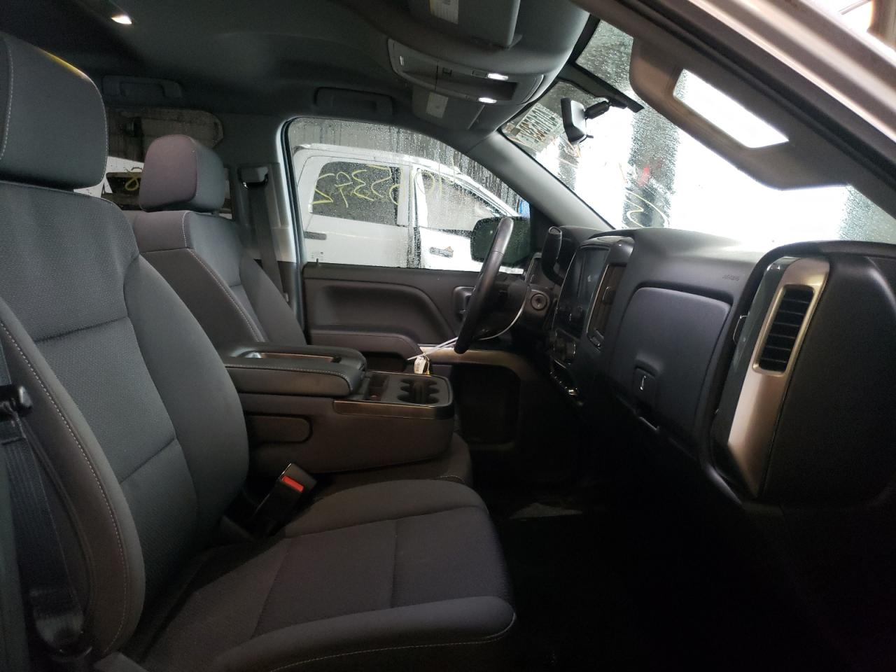Photo 5 from auction – 2018 CHEVROLET SILVERADO with VIN 1GCVKREC0JZ372541
