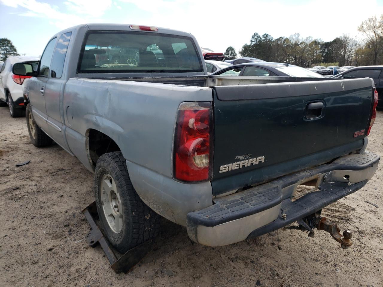 Photo 3 from auction – 2003 GMC NEW SIERRA with VIN 2GTEK19T431390886