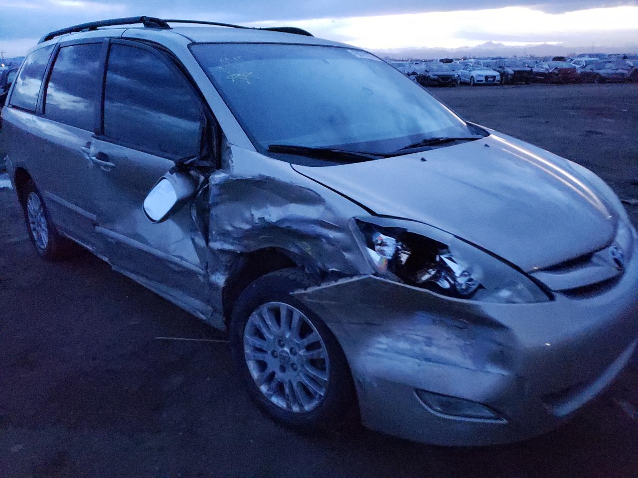 Photo 9 from auction – 2007 TOYOTA SIENNA XLE with VIN 5TDBK22C17S003714