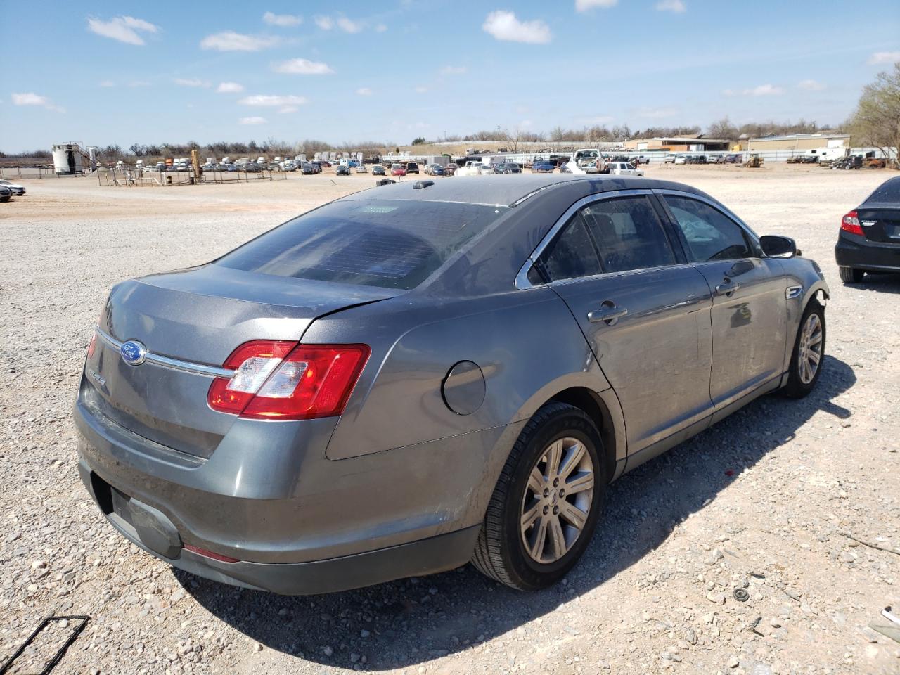 Photo 4 from auction – 2011 FORD TAURUS SE with VIN 1FAHP2DW4BG165414