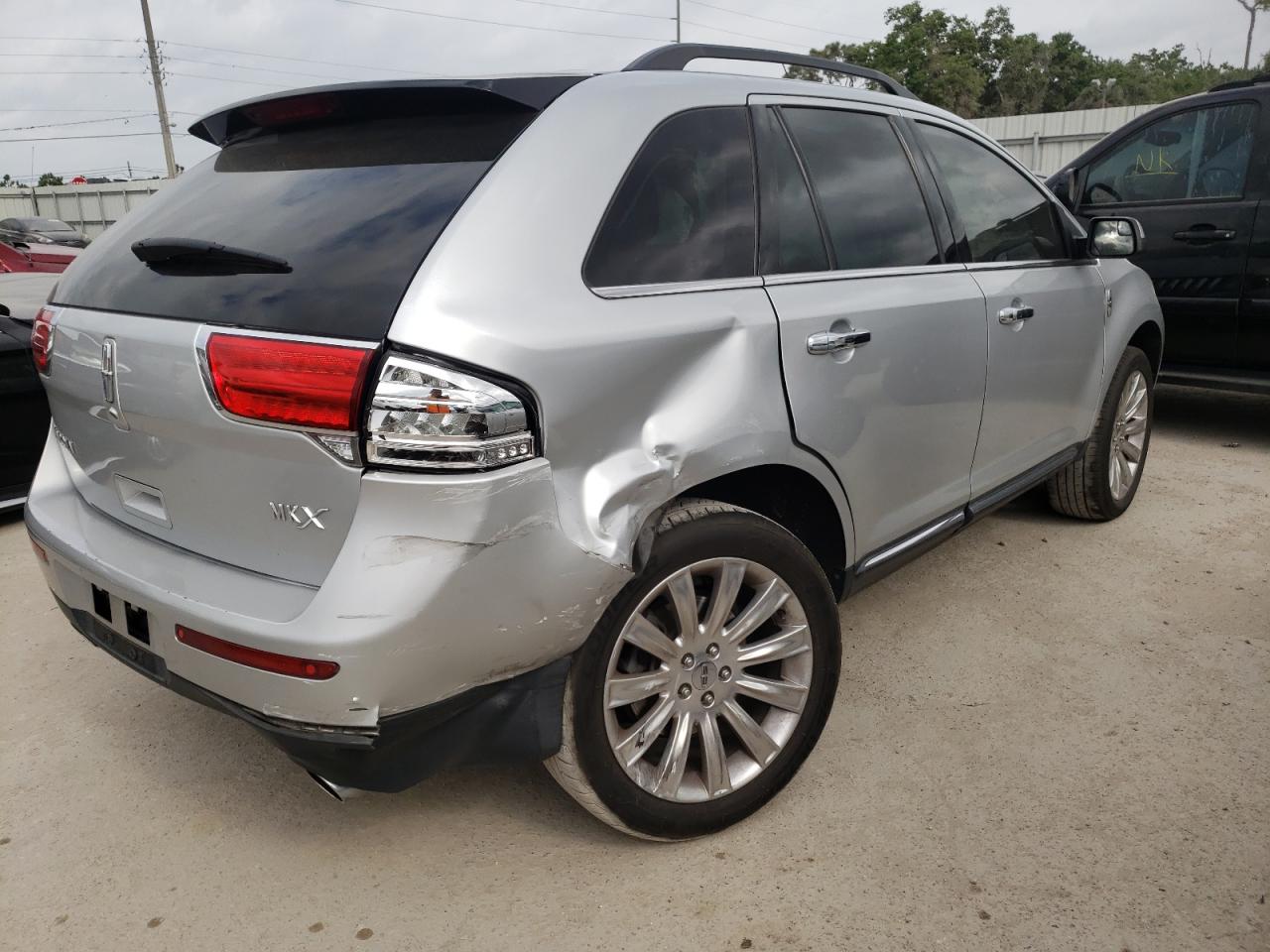 Photo 4 from auction – 2011 LINCOLN MKX with VIN 2LMDJ6JK1BBJ22563