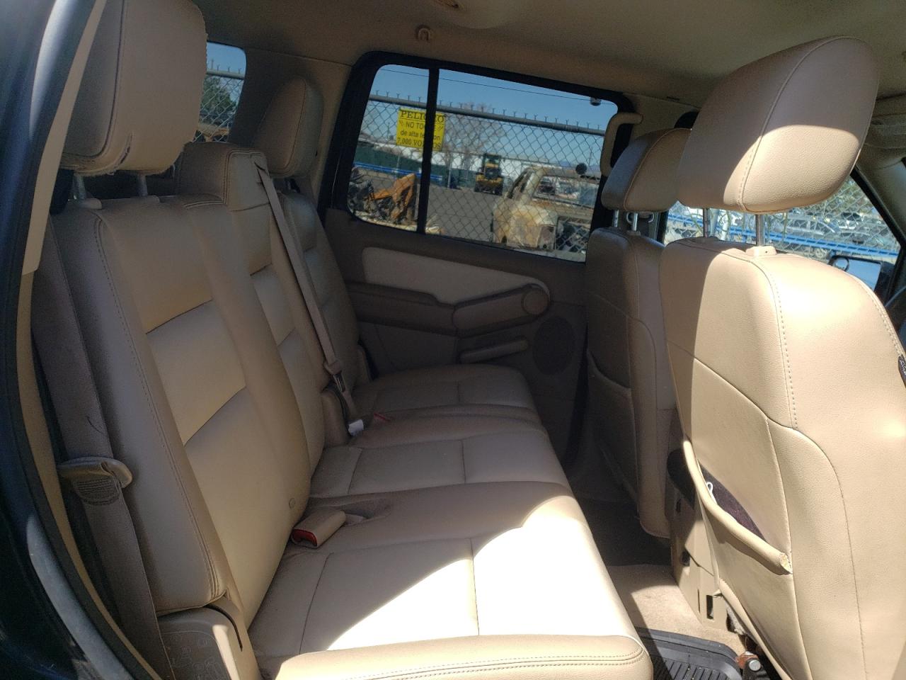 Photo 6 from auction – 2007 FORD EXPLORER E with VIN 1FMEU74857UA89002