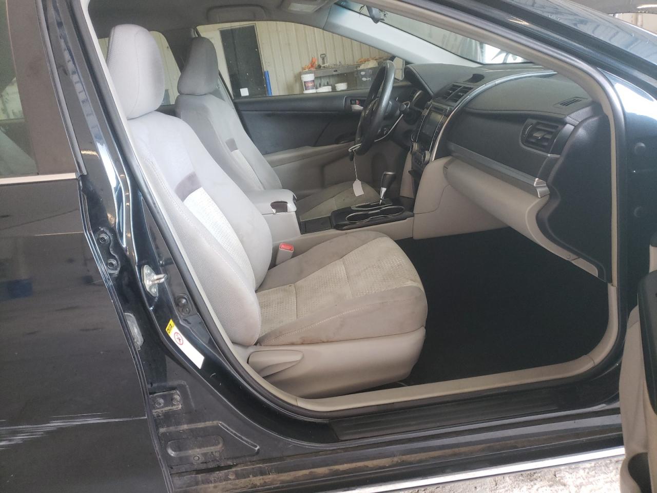 Photo 5 from auction – 2014 TOYOTA CAMRY L with VIN 4T4BF1FK8ER388148