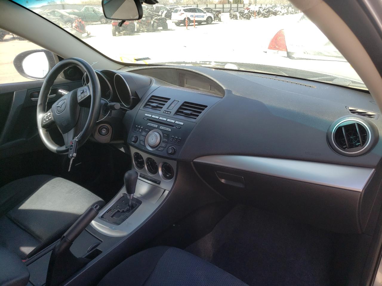 Photo 9 from auction – 2010 MAZDA 3 I with VIN JM1BL1SG3A1273641