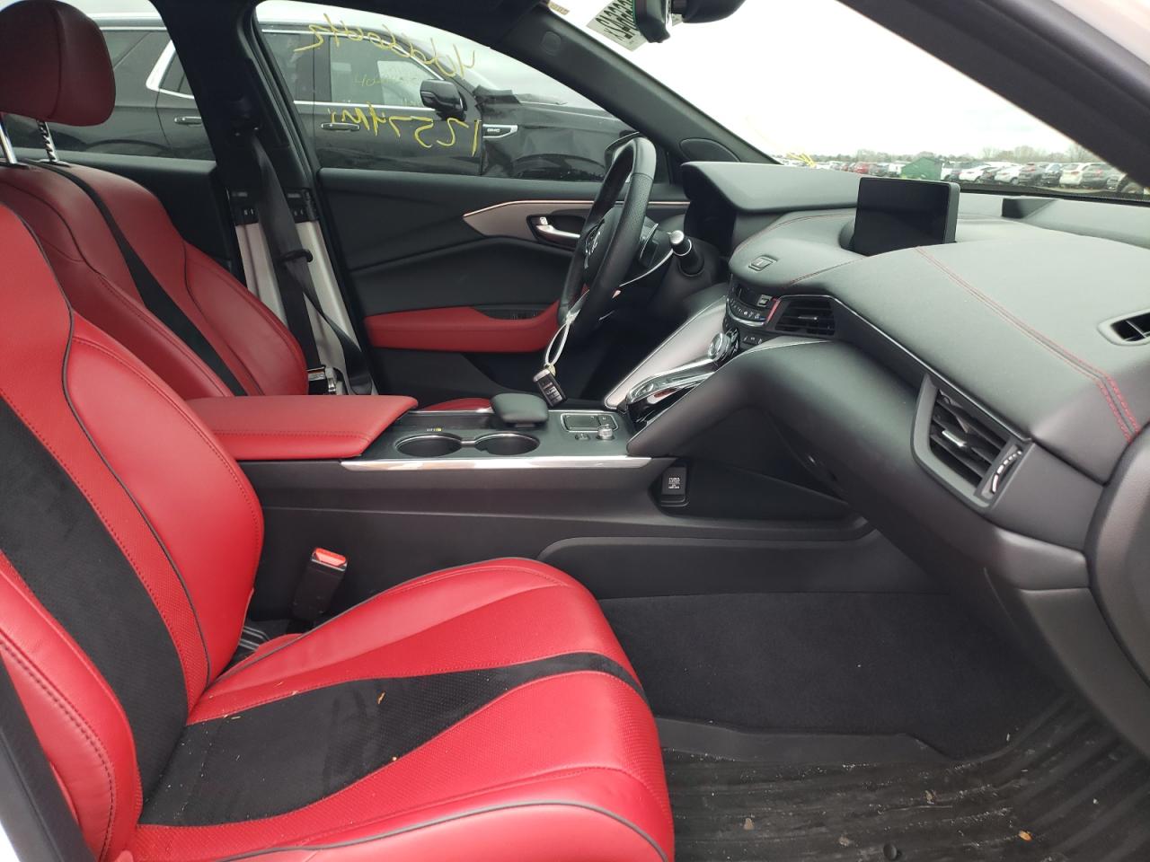 Photo 5 from auction – 2021 ACURA TLX TECH A with VIN 19UUB6F54MA010128