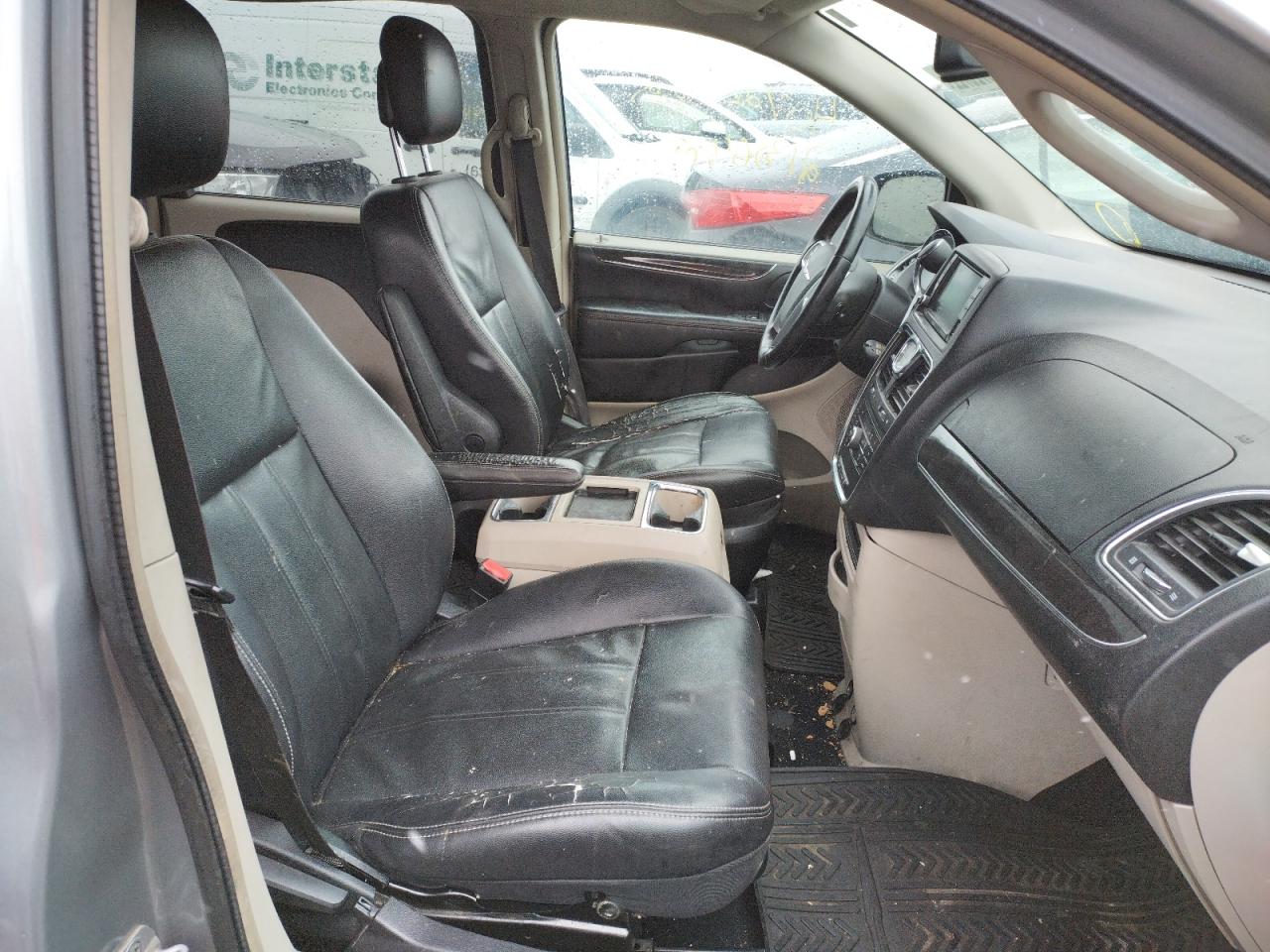 Photo 5 from auction – 2013 CHRYSLER TOWN & COU with VIN 2C4RC1BG9DR604432