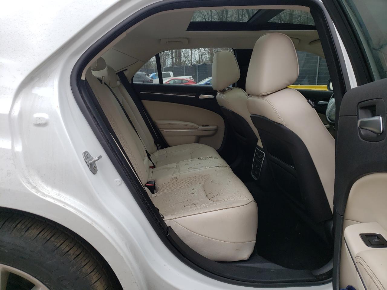 Photo 6 from auction – 2016 CHRYSLER 300C with VIN 2C3CCAEG6GH151578