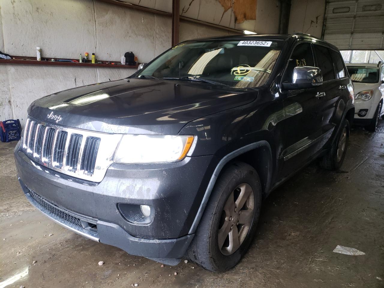 Photo 2 from auction – 2011 JEEP GRAND CHER with VIN 1J4RR5GT6BC551961