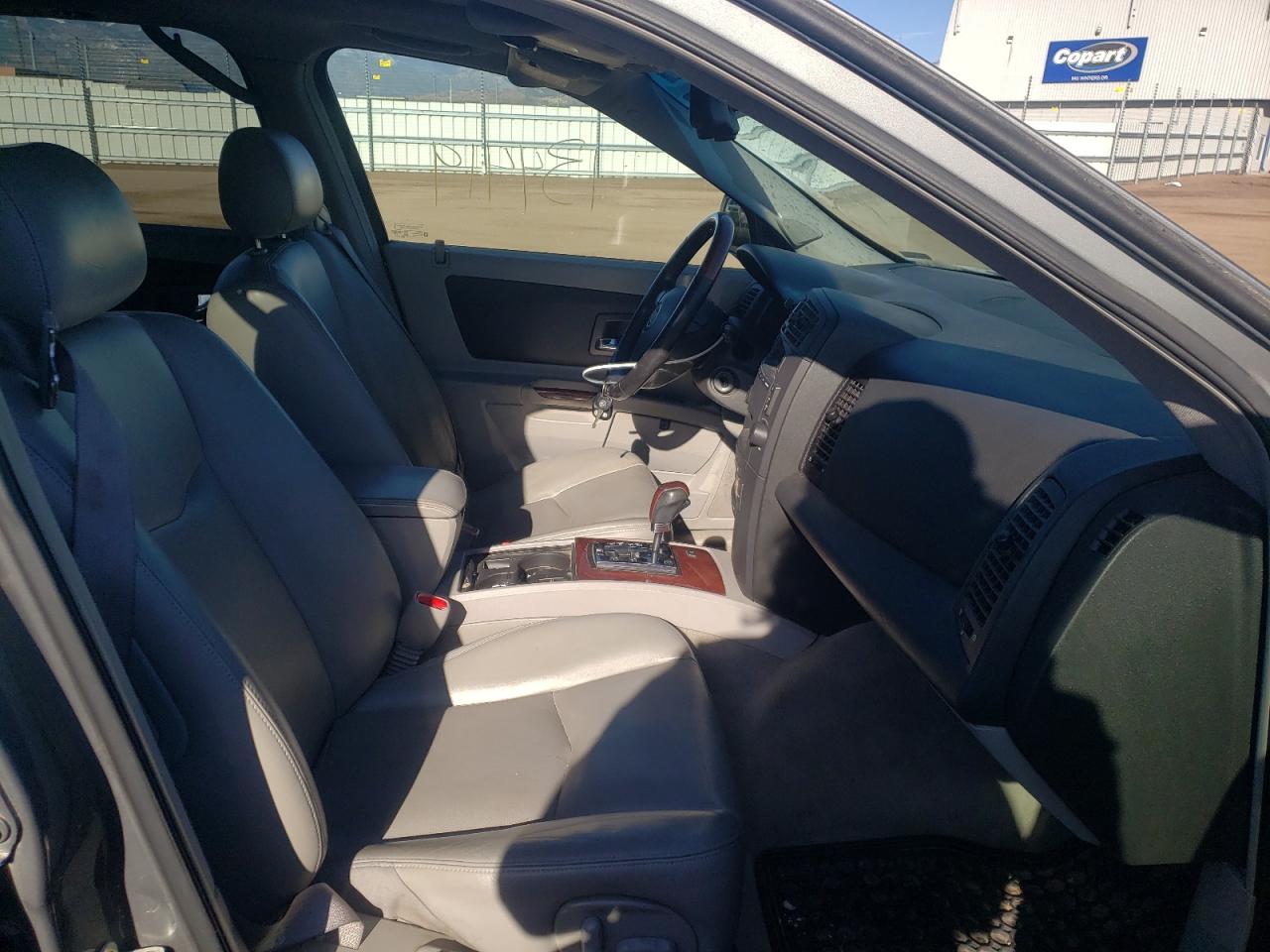 Photo 5 from auction – 2005 CADILLAC SRX with VIN 1GYEE637150174356