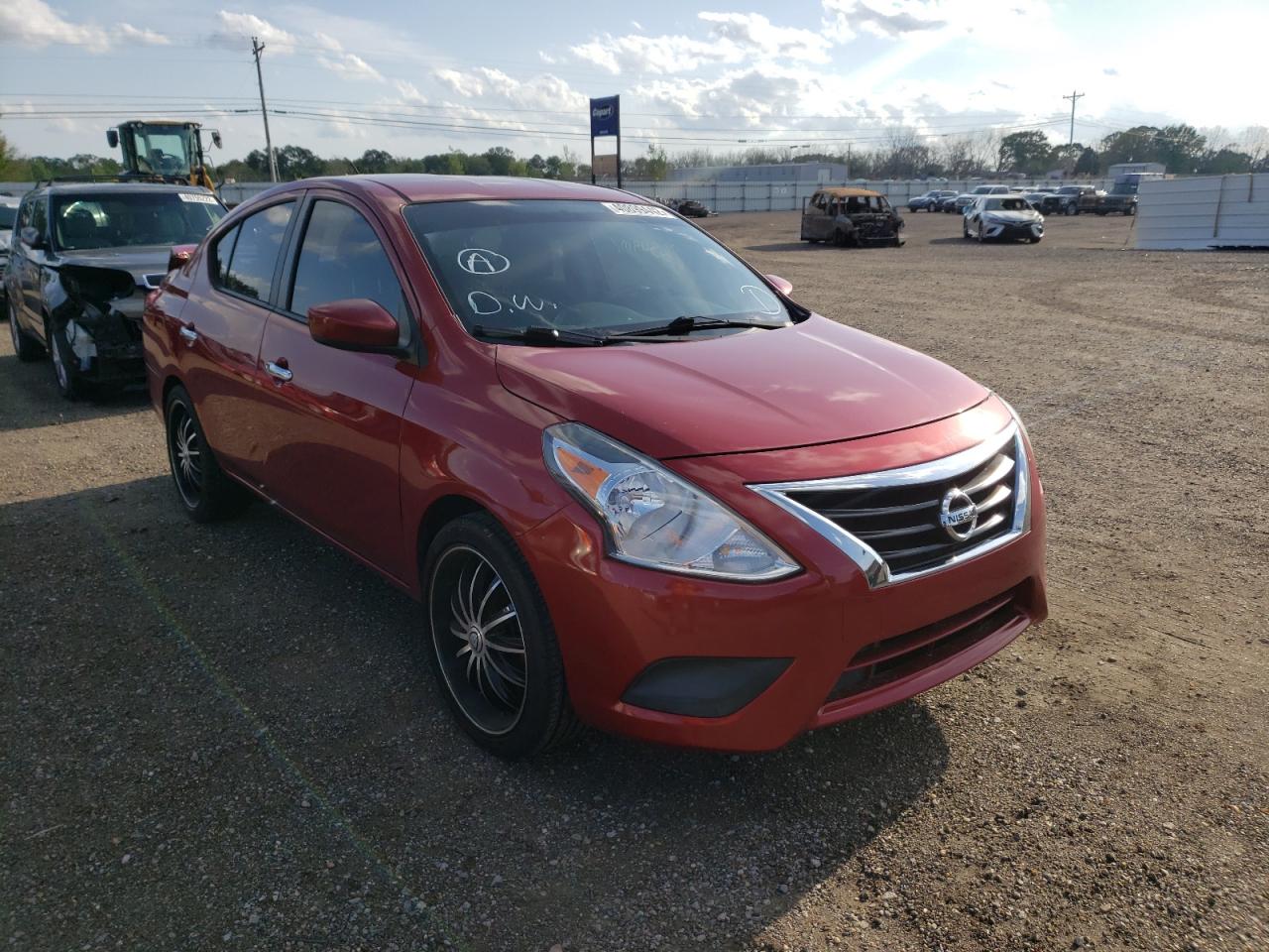 NISSAN VERSA S 2015 with VIN 3N1CN7AP5FL924936 - Photo from auction