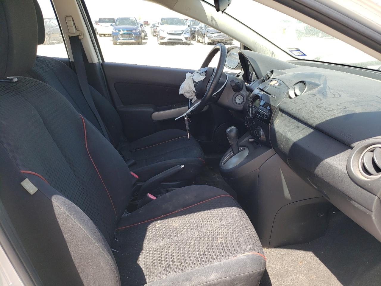 Photo 5 from auction – 2011 MAZDA MAZDA2 with VIN JM1DE1HZ1B0116936