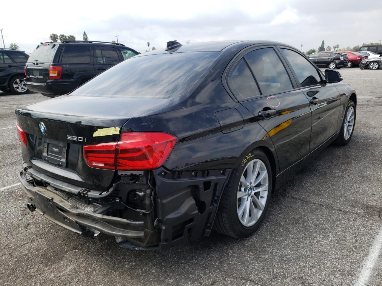 Photo 4 from auction – 2018 BMW 320 I with VIN WBA8A9C57JAH12349