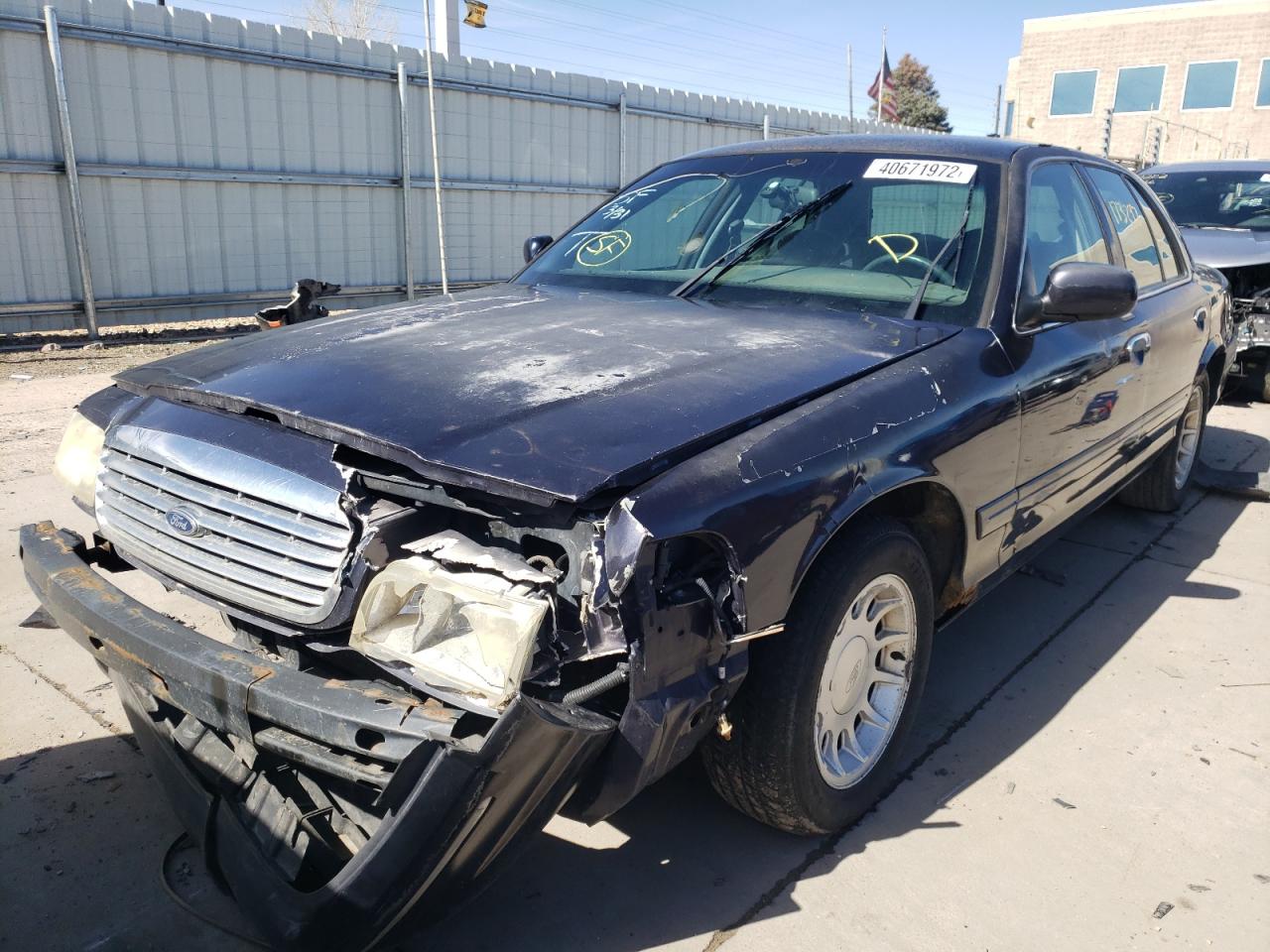 Photo 2 from auction – 2001 FORD CROWN VICT with VIN 2FAFP74W91X142580