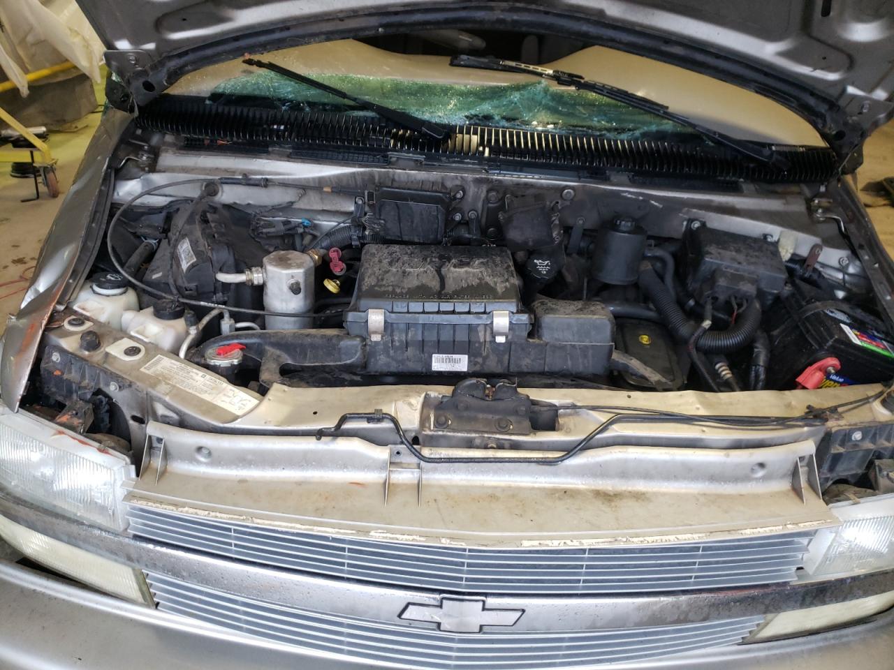 Photo 7 from auction – 2004 CHEVROLET ASTRO with VIN 1GNDM19X44B100115
