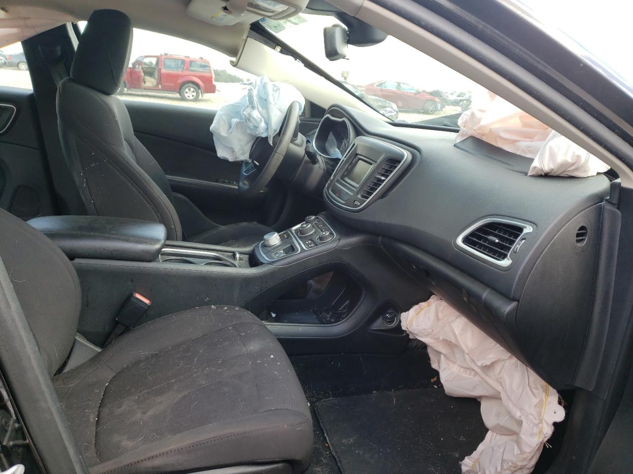 Photo 5 from auction – 2015 CHRYSLER 200 LIMITE with VIN 1C3CCCAB2FN557465