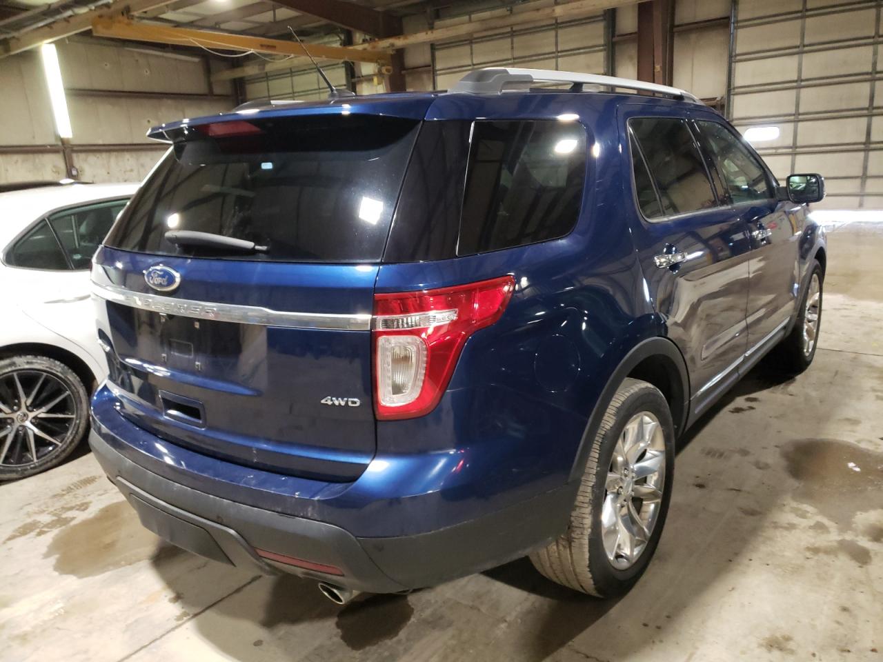 Photo 4 from auction – 2012 FORD EXPLORER L with VIN 1FMHK8F82CGA93135