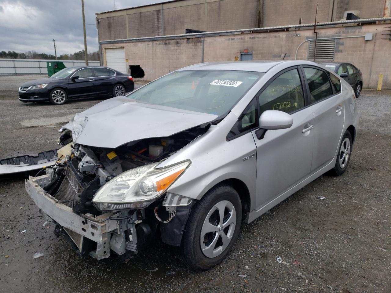 Photo 2 from auction – 2013 TOYOTA PRIUS with VIN JTDKN3DU8D5577361