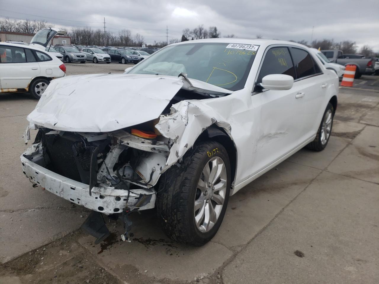 Photo 2 from auction – 2016 CHRYSLER 300 LIMITE with VIN 2C3CCARG4GH262107